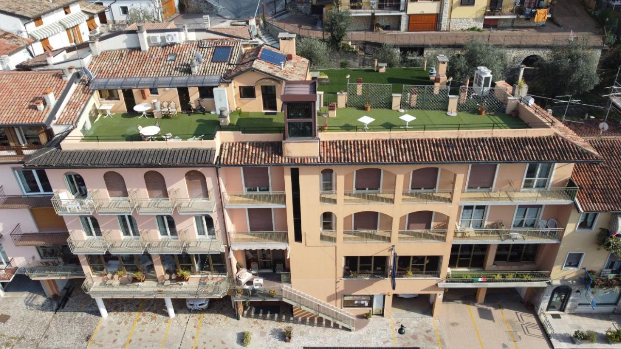 Hotel Sorriso Brenzone sul Garda Bagian luar foto
