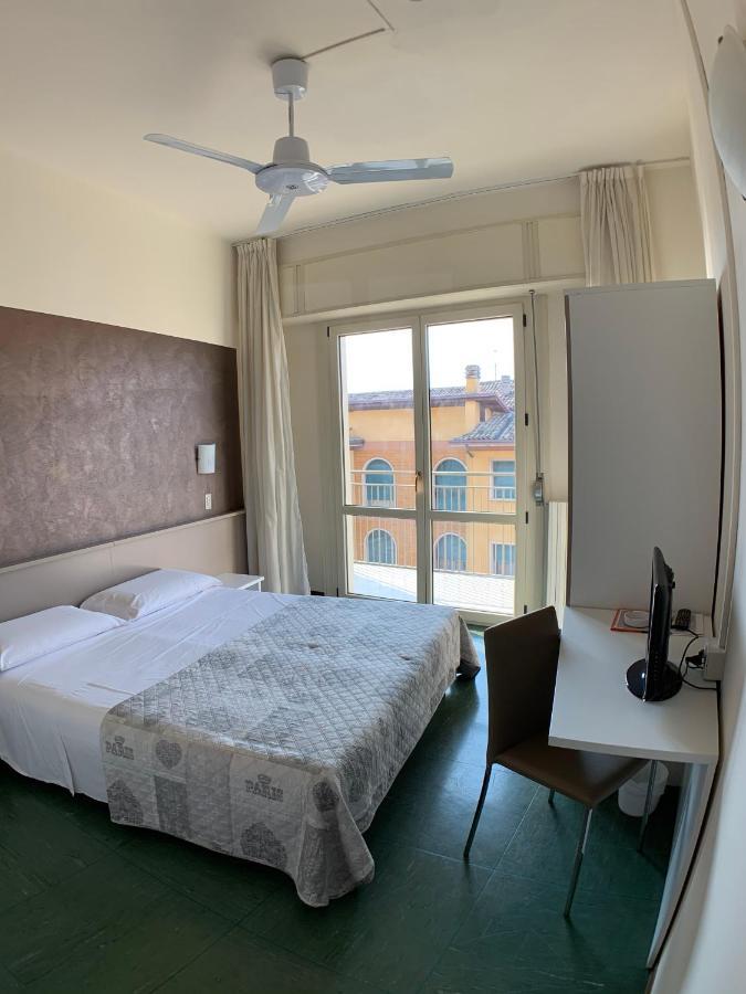 Hotel Sorriso Brenzone sul Garda Bagian luar foto