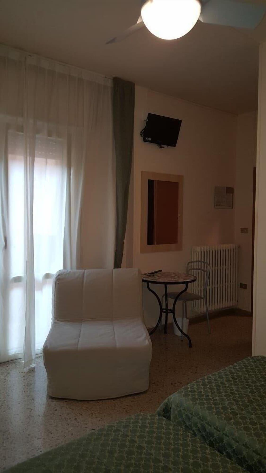 Hotel Sorriso Brenzone sul Garda Bagian luar foto