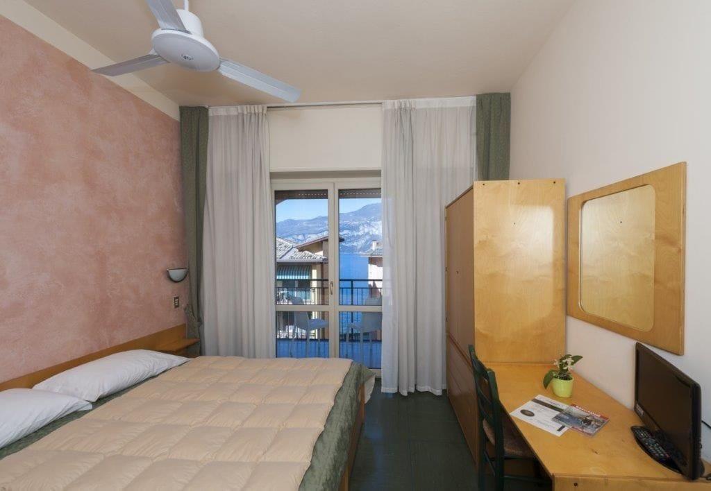 Hotel Sorriso Brenzone sul Garda Bagian luar foto