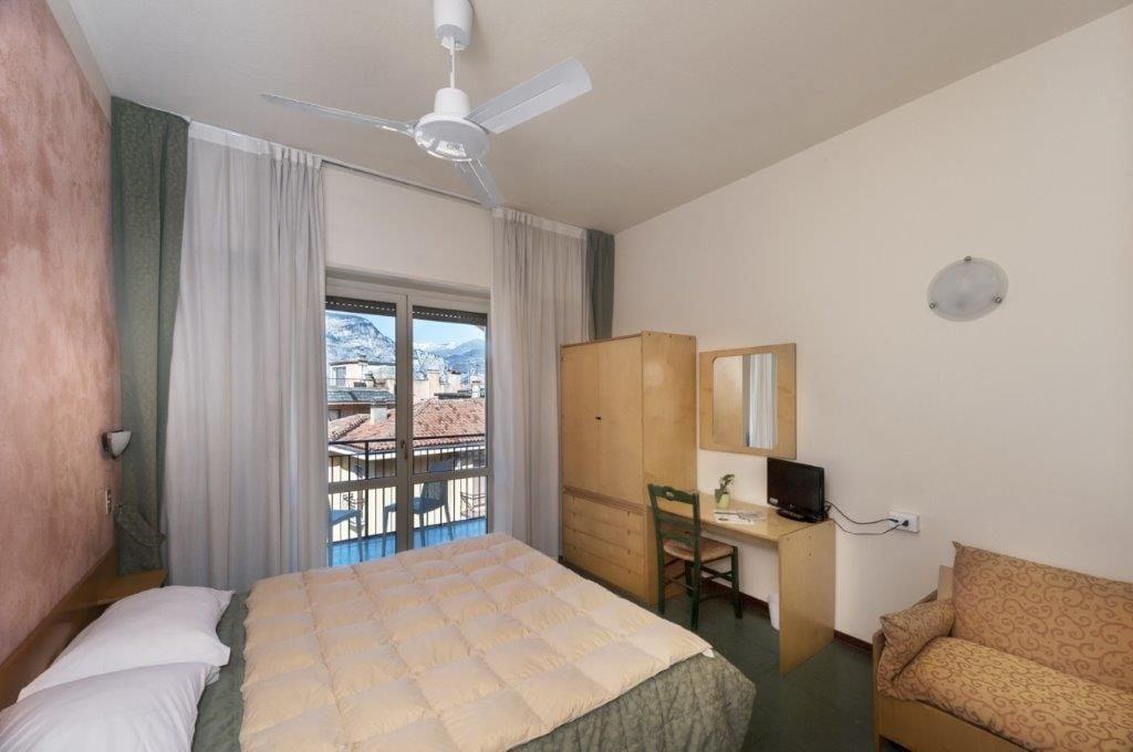 Hotel Sorriso Brenzone sul Garda Bagian luar foto