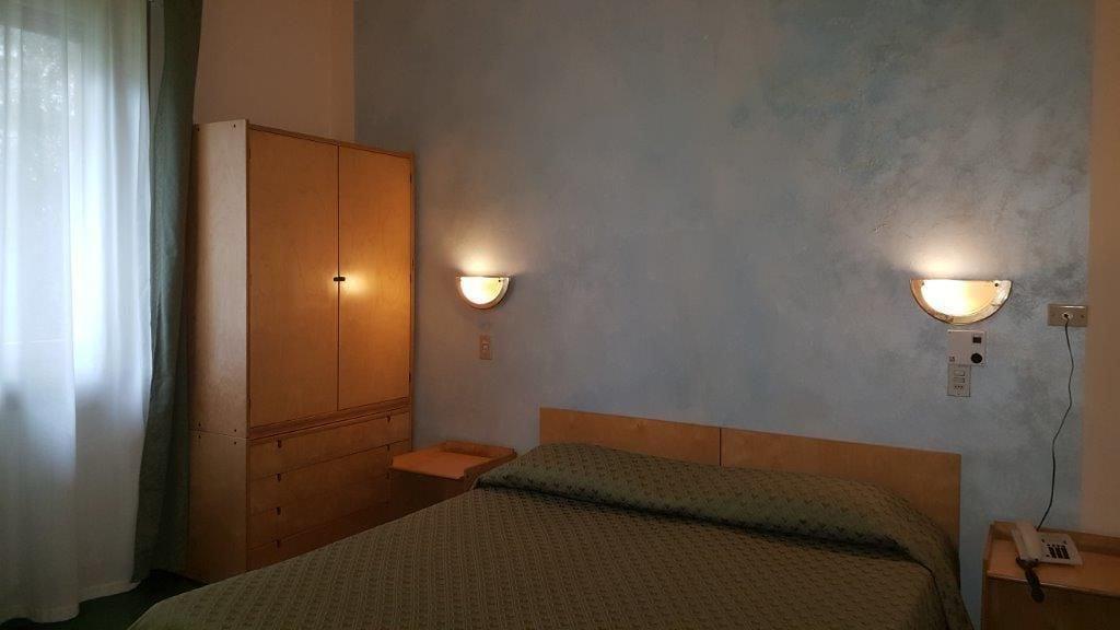 Hotel Sorriso Brenzone sul Garda Bagian luar foto