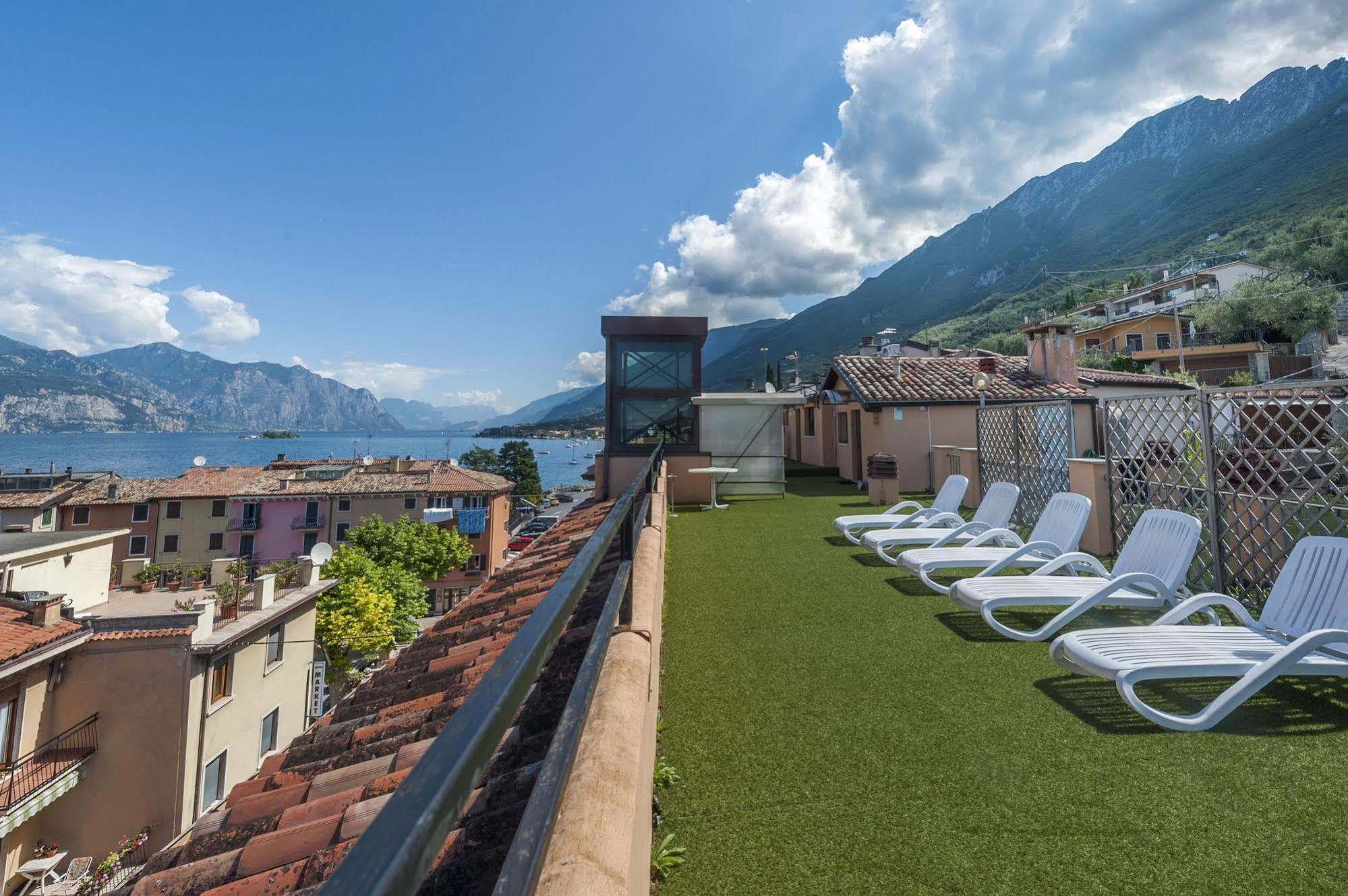 Hotel Sorriso Brenzone sul Garda Bagian luar foto